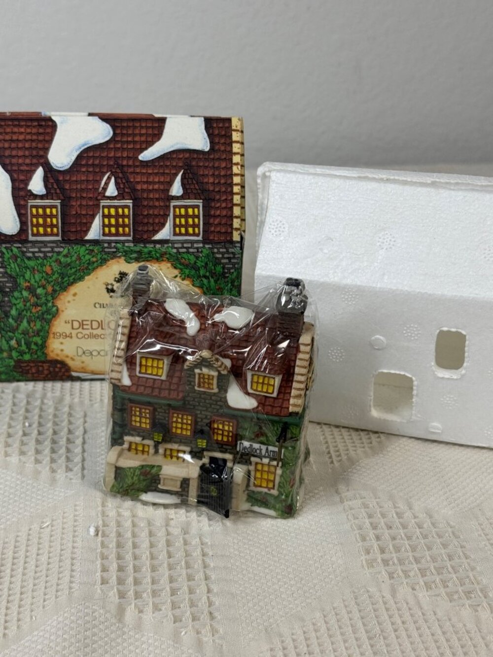 Charles Dickens Dedlock Arms Ornament Retired 1994 Collectors Edition NIB